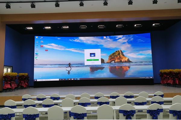 舞臺(tái)LED顯示屏的創(chuàng)意設(shè)計(jì)，唯美呈現(xiàn)精彩表演