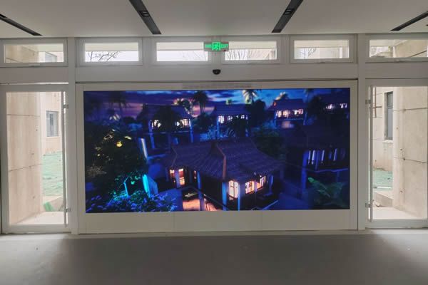 酒店使用LED顯示屏好，還是液晶拼接屏好？