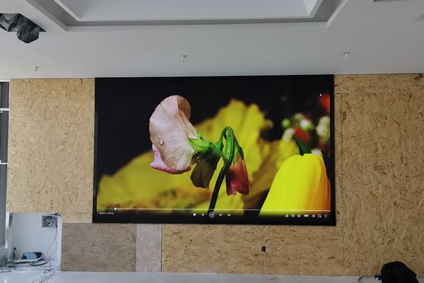 大型會(huì)議室用哪種顯示屏好？