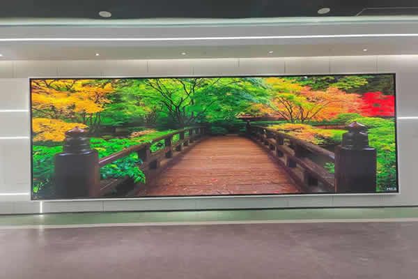 大型商場(chǎng)用哪種LED屏規(guī)格好？