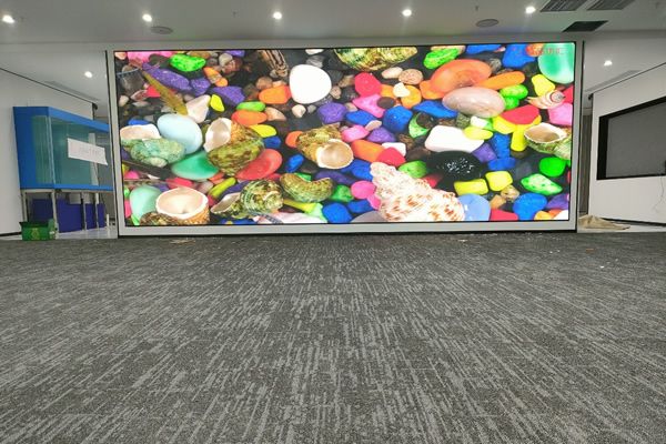 會(huì)議室智能大屏有哪種好，做多大尺寸？